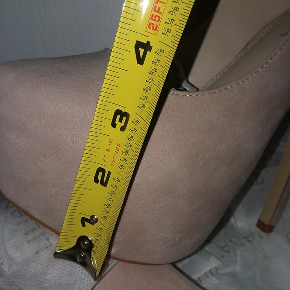 ☄️Nude Beige Corset Back Lace Up Gold Studded Heel - Picture 7 of 8